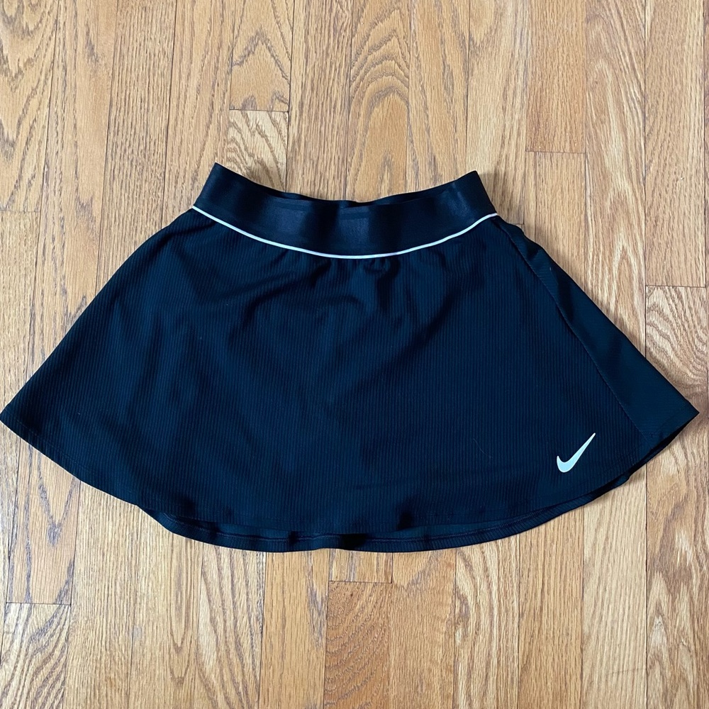 Nike Court Ribbed Flouncy Black Tennis Skirt with built in shorts XS Extra Small